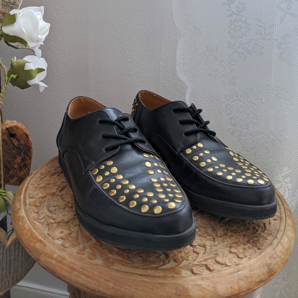 Call it Spring black & gold studs shoes size 7 - Picture 2 of 7